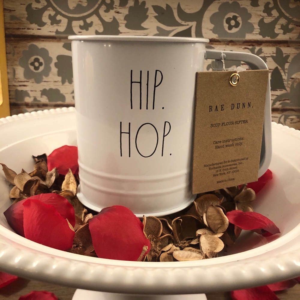 Flour sifter